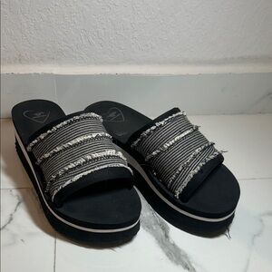 Black Frayed Strap Platform Slide Sandals - Women